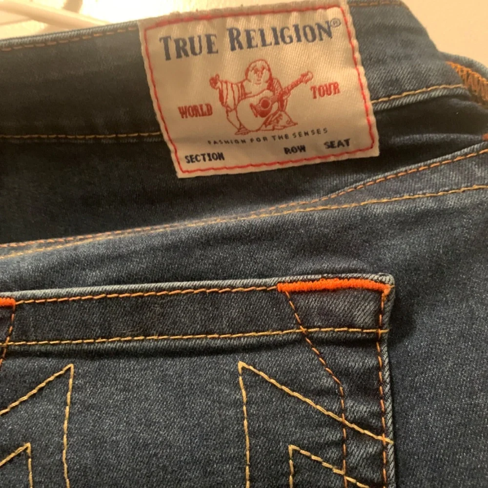 Women’s True Religion Jeans. - Picture 3 of 5